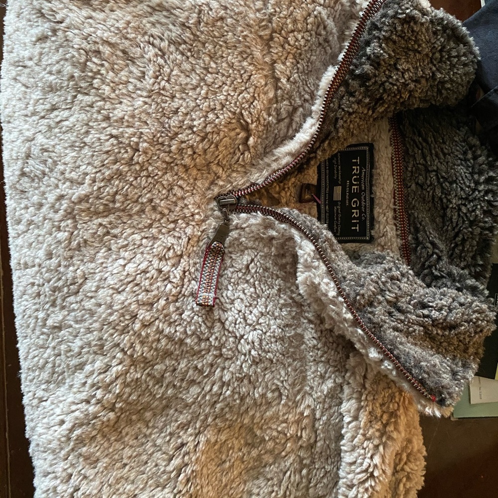 Men’s True Grit Pullover Size Small